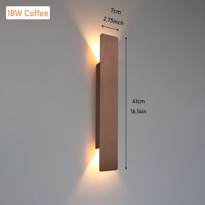 מנורת קיר קריסטל ליניארית