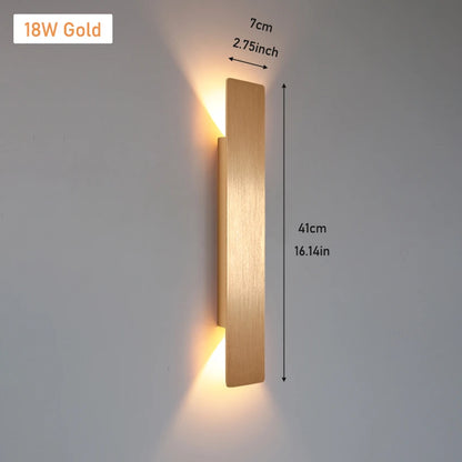 מנורת קיר קריסטל ליניארית