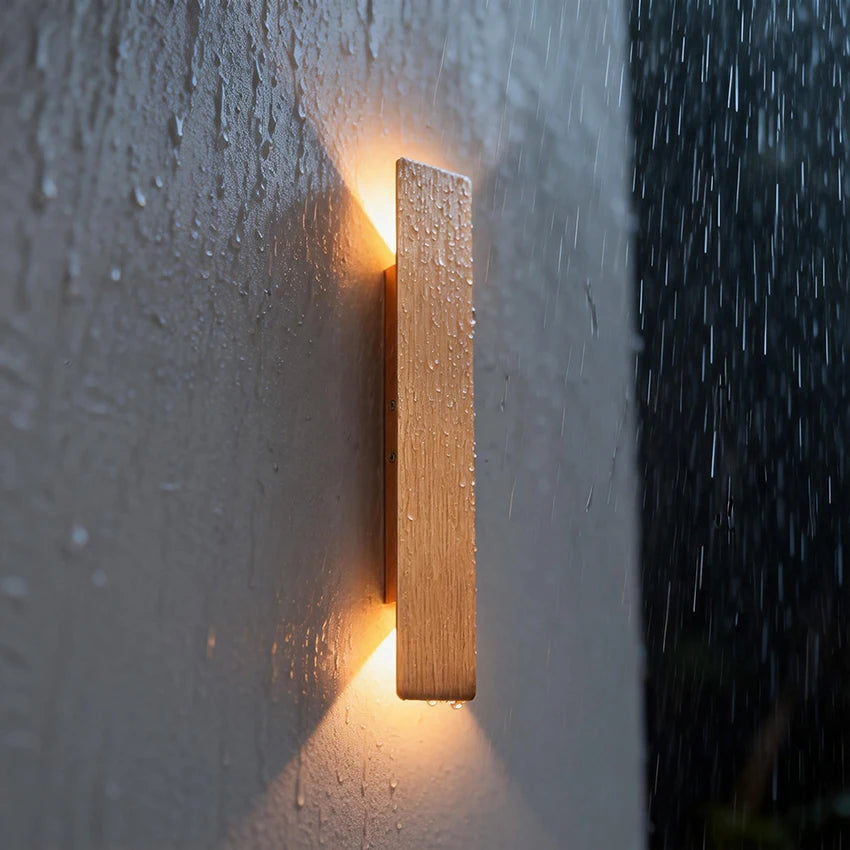 מנורת קיר קריסטל ליניארית