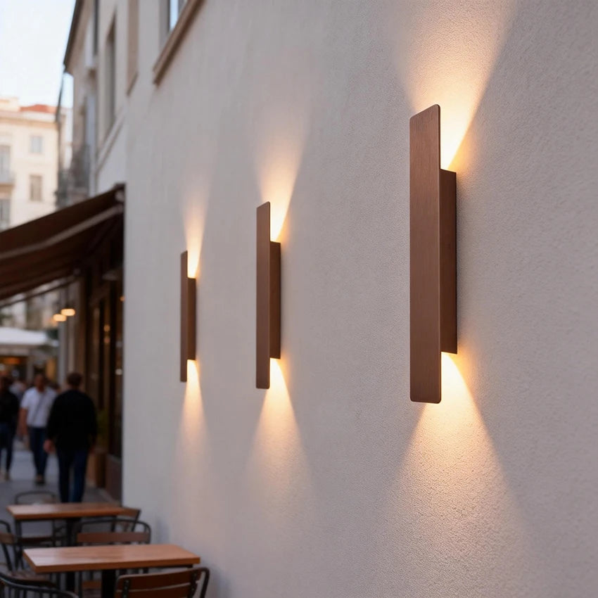 מנורת קיר קריסטל ליניארית