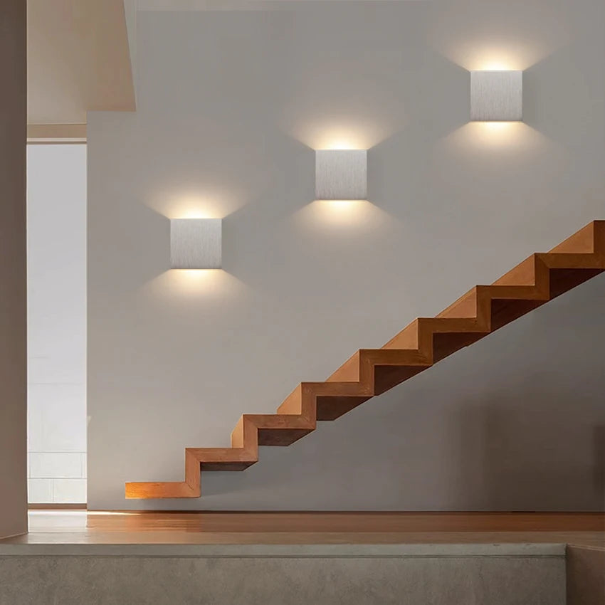 מנורת קיר יוקרתית מאלומיניום מוברש