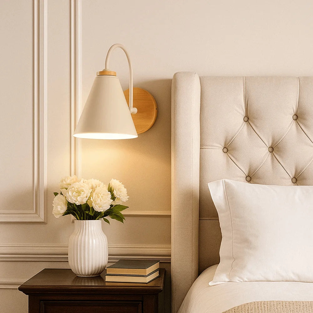 מנורת קיר מודרנית מעץ זכוכית וברזל